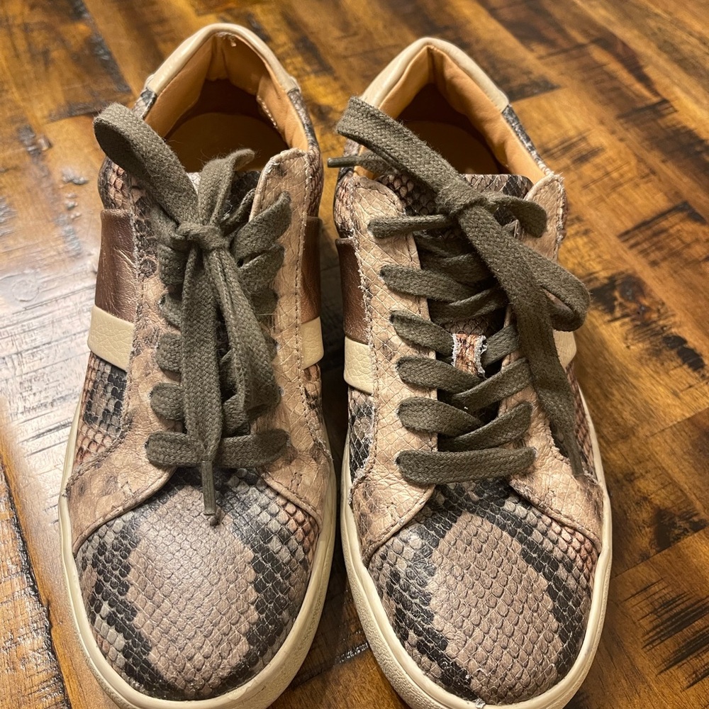 Frye & co Tan & Brown Snakeskin Low Top Sneakers